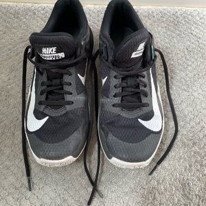 Women’s hyper ace volleyball shoes.